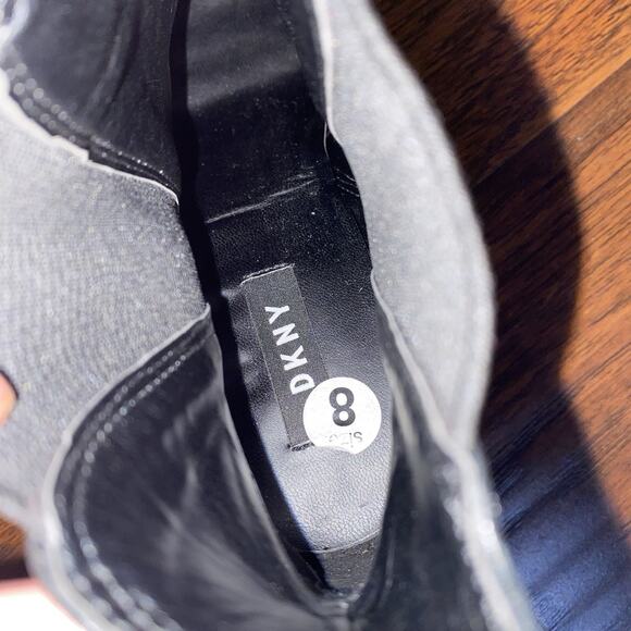 DKNY Chic Black Leather Alani Booties Sz 8 Pointed Toe Stilleto Heel Sleek - Picture 8 of 11